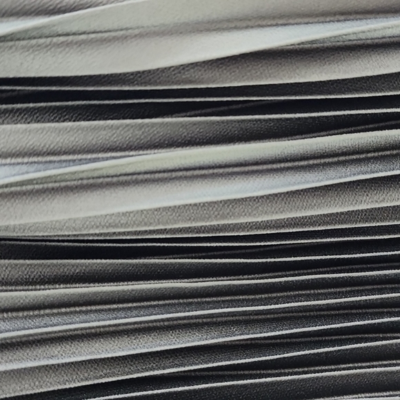 🥳🎉 HOST PICK ⭐️NWT H&M Pleated Satin Dress w/ Sash BNWT Deep Moss Green LARGE - Picture 4 of 5